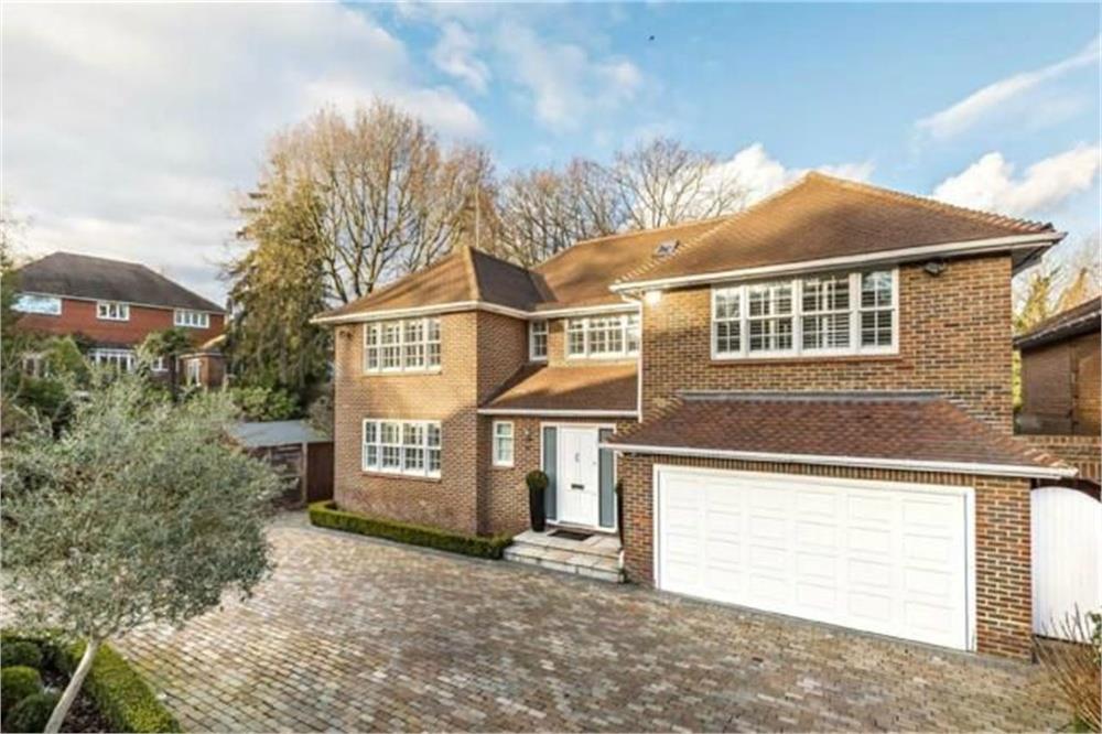5 bed property in Harmsworth Way, Totteridge